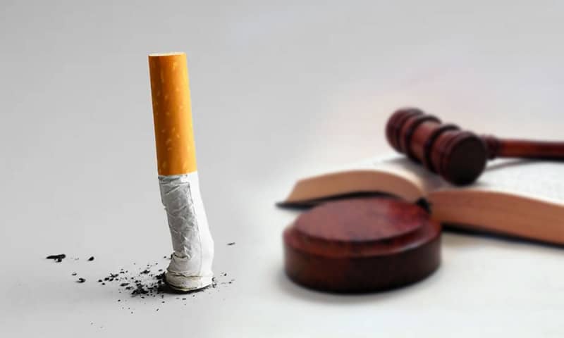 Camino del amparo contra prohibición de exhibir cigarros: largo y caro para tienditas