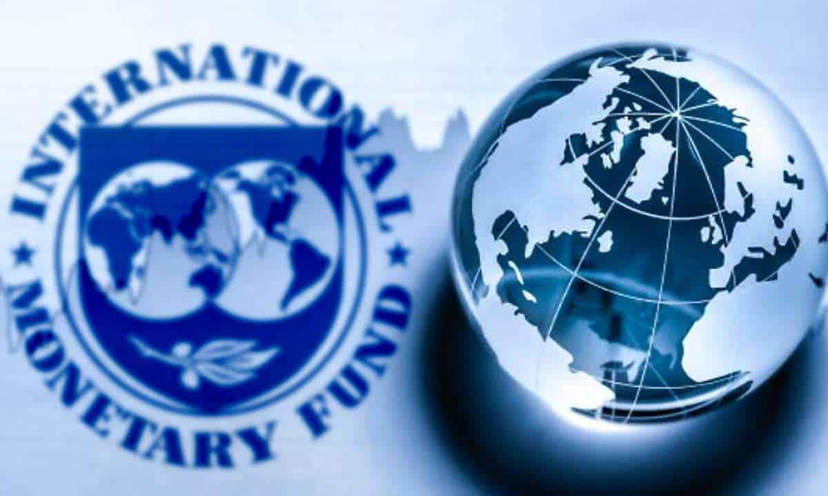 Panorama económico mundial mejora, pero aún no es bueno: FMI