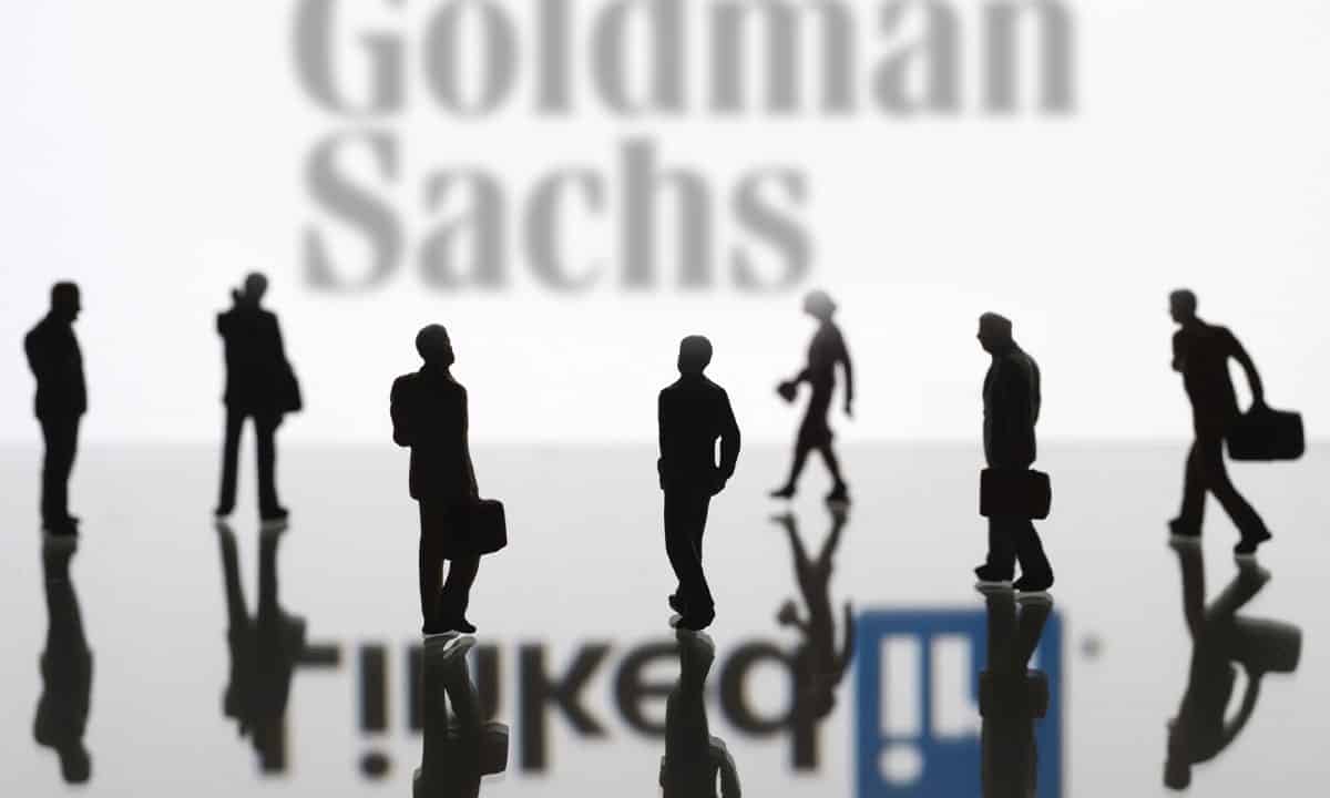 Exbanqueros de Goldman recurren a LinkedIn para buscar trabajo