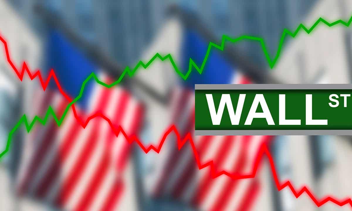 Wall Street cierra en rojo su primera jornada de 2023; Apple y Tesla, las principales responsables