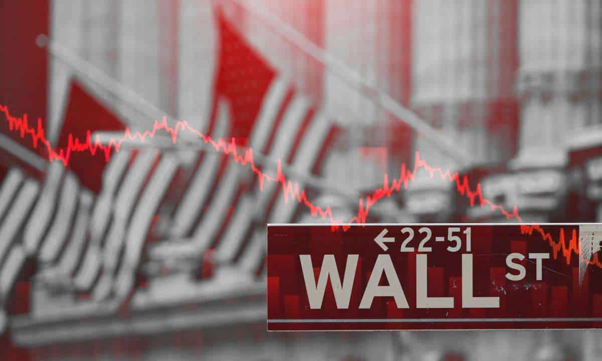 Wall Street cierra en rojo ante pobres resultados económicos de EU; BMV tiene jornada ganadora