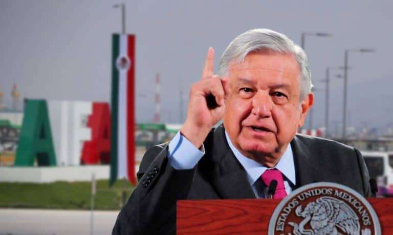 AMLO analiza permitir cabotaje, pero solo ocurriría tras el ‘regreso’ de Mexicana de Aviación