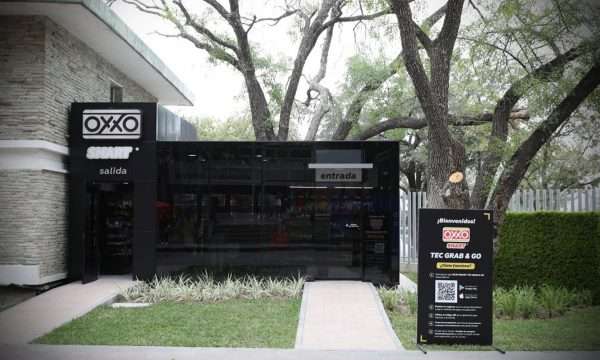 Oxxo abre tienda que opera con inteligencia artificial