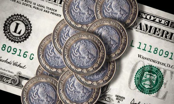 Peso anota su mayor ganancia semanal en un mes, impulsado por alza de tasas de Banxico