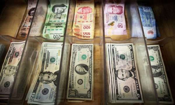 Peso se aprecia este jueves tras alza de 50 pb a la tasa de interés por parte de Banxico