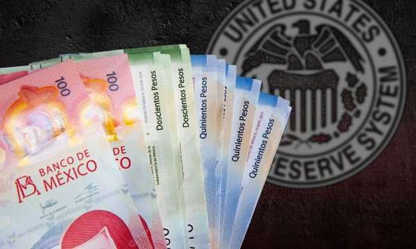 Peso revierte ganancias; se deprecia 0.18% al cierre de la jornada