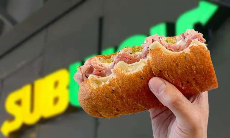 Subway analiza una posible venta ante la creciente competencia