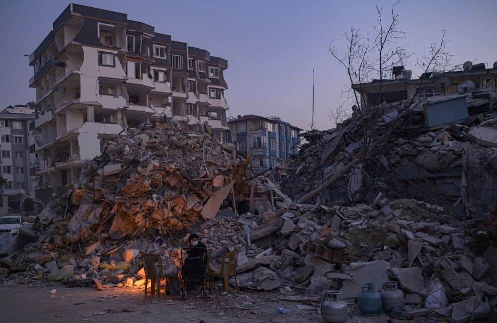 Más ayuda llega a Siria y Turquía tras el devastador sismo