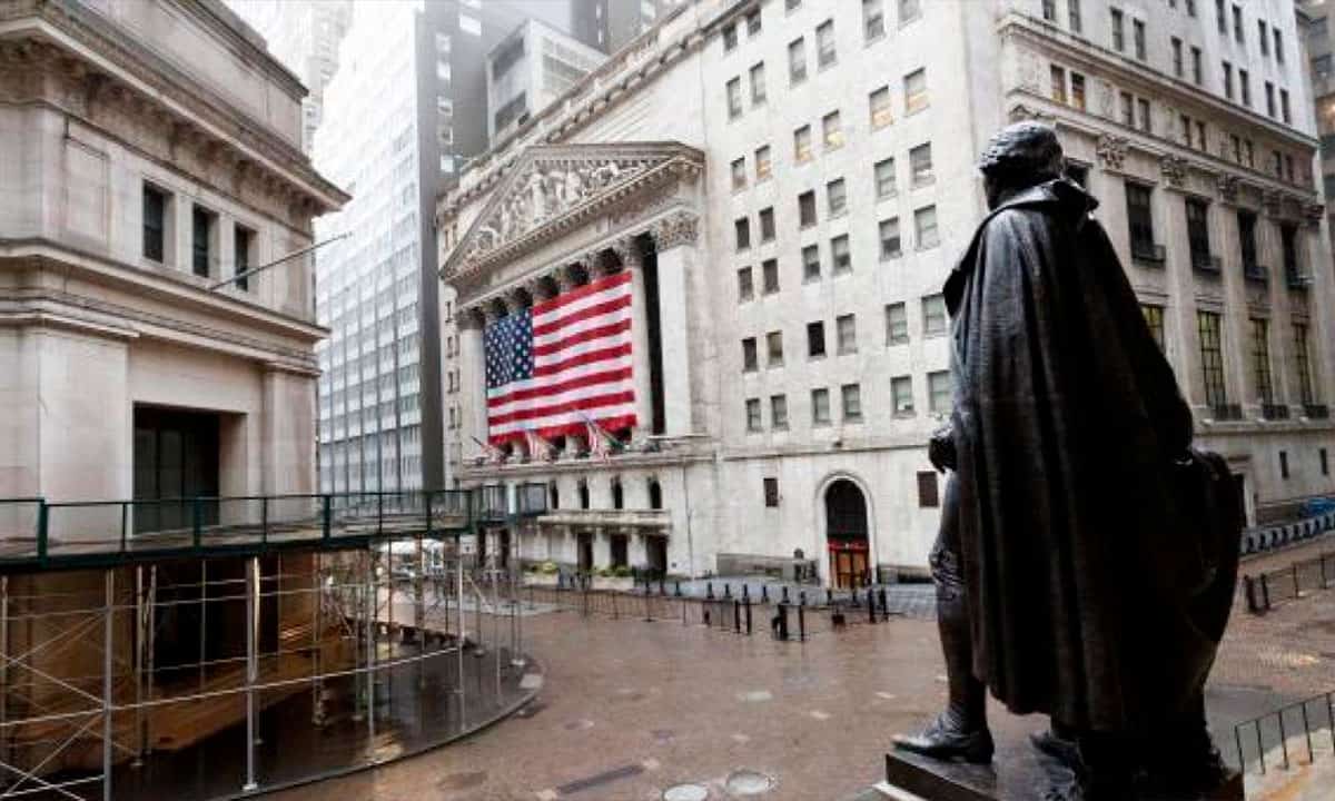 Dow cierra más alto en el día, pero registra su primera racha de caídas semanales desde septiembre