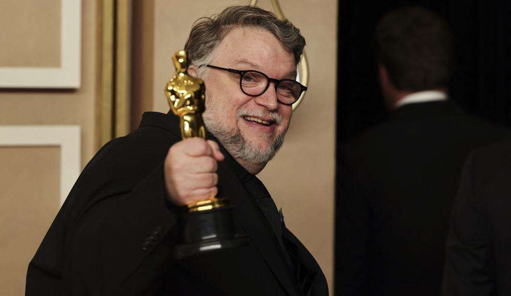Guillermo del Toro gana Oscar por Pinocho