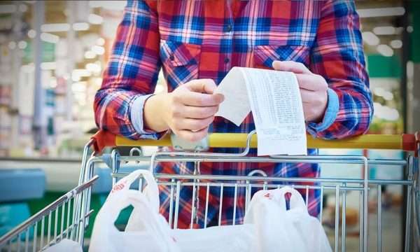 Consumidores cuidan su gasto ante la inflación