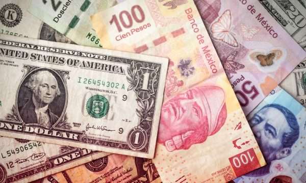 Peso anota su mejor semana desde agosto; repunta 2.6%