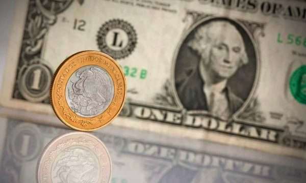 Peso cierra en 18.56 unidades por dólar después del anuncio de la Reserva Federal
