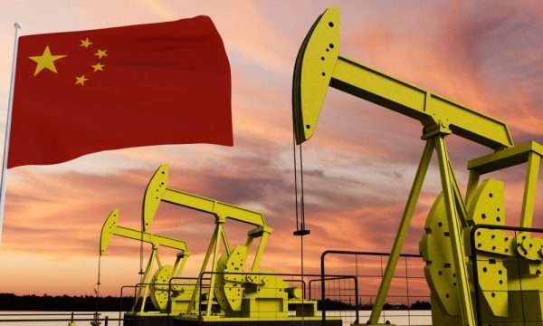 Petróleo se asienta al alza mientras disminuyen las preocupaciones sobre China