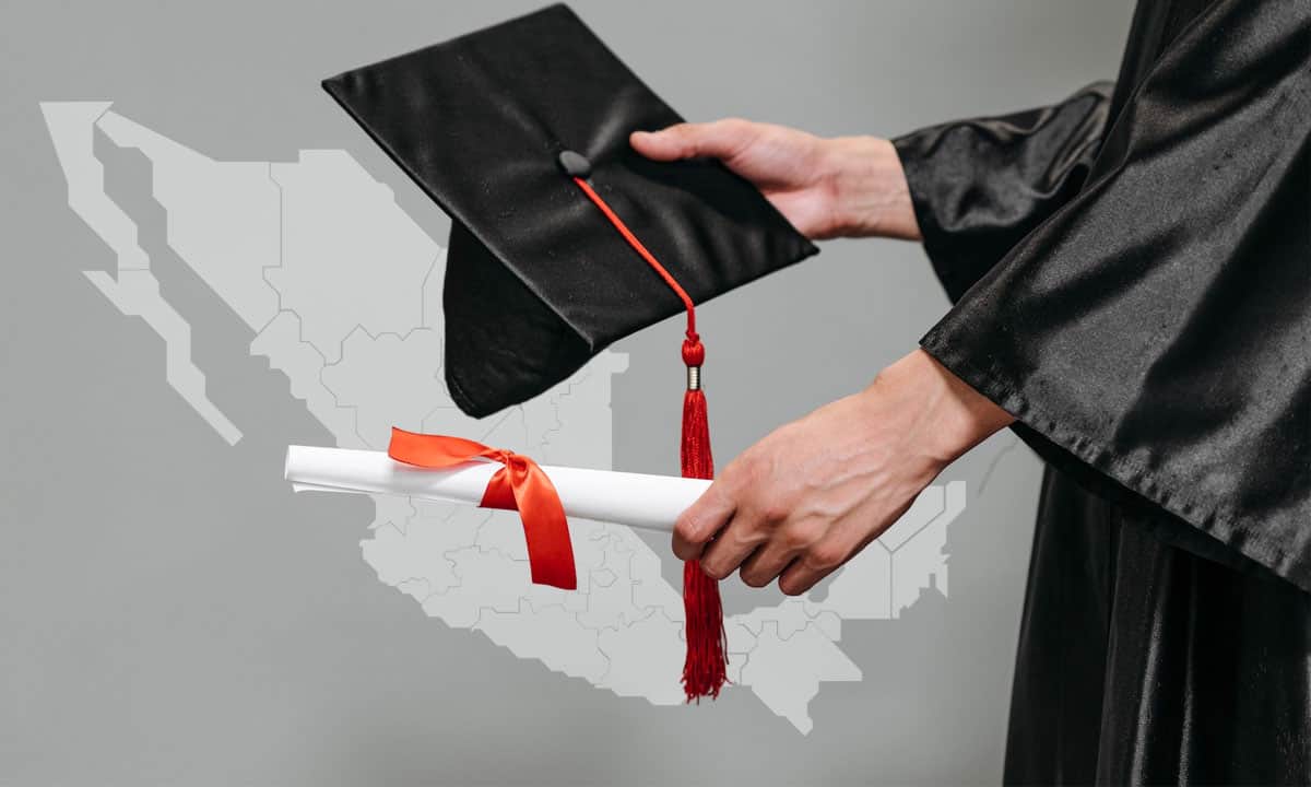 Estas son las 10 carreras universitarias con más egresados en México