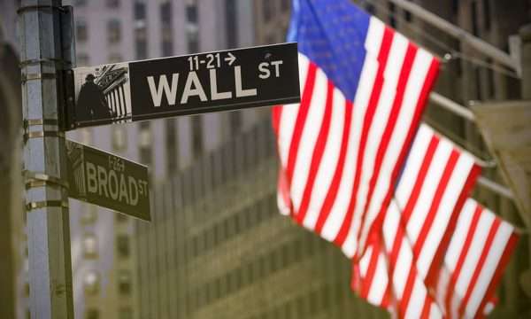 Wall Street cierra con números mixtos a la espera de la inflación de EU; Nasdaq sigue cayendo