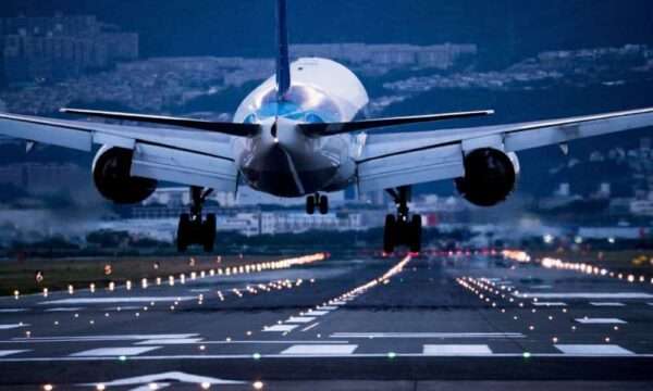 Reforma a las leyes de aeropuertos y aviación civil entran en vigor; Sedena protegerá el espacio aéreo 