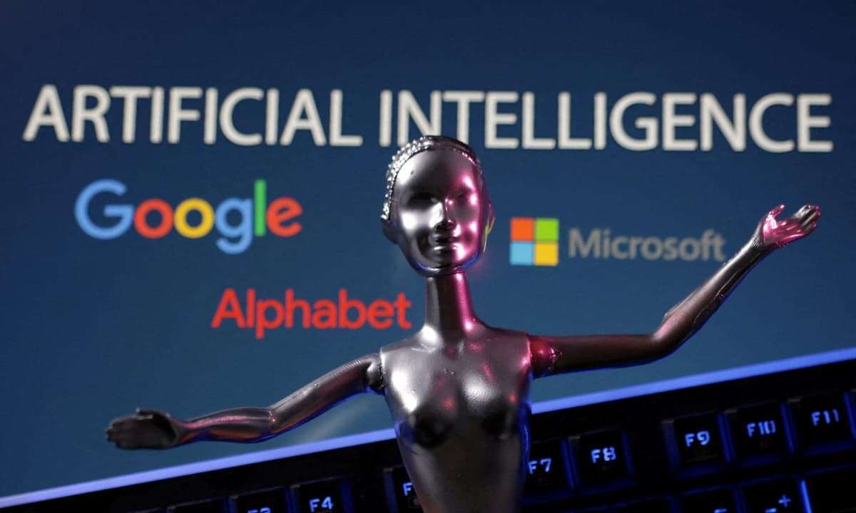 Alphabet, matriz de Google, responde a Microsoft: anuncia integración de más IA a sus diversos productos