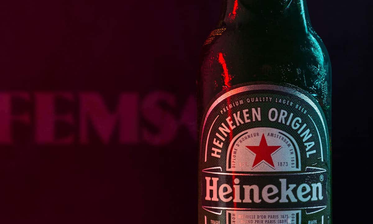 Femsa lanza segunda oferta de venta por acciones de Heineken; desinvertirá 3,300 mde