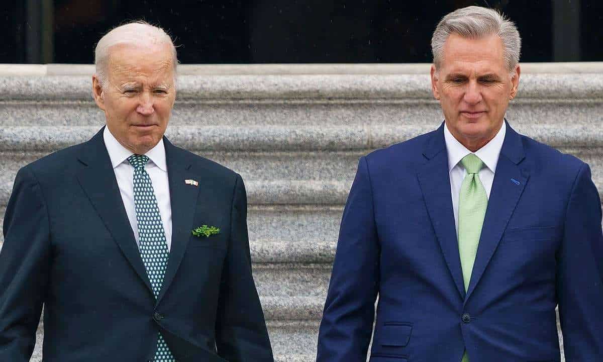 Biden y McCarthy se reúnen para hablar sobre la deuda de EU mientras el tiempo se agota