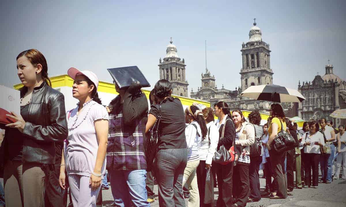 Pobreza laboral en México disminuye al cierre del 2022, pero el descenso aún es insuficiente