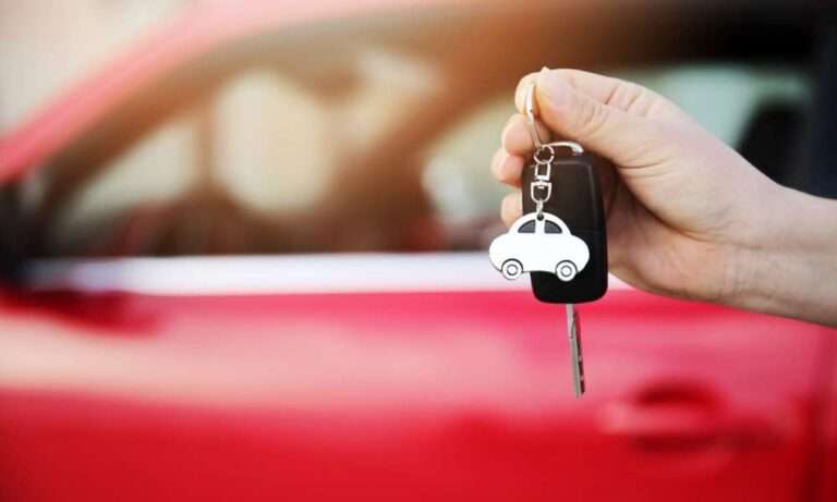 Venta de autos en México disminuye 17.8% mensual en abril a 97,610 unidades