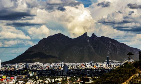 México inicia proyecto para generar lluvias en 10 regiones del país