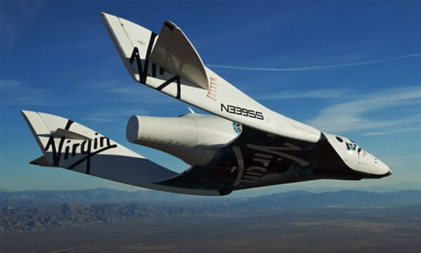 Virgin Galactic, de Richard Branson, completa su primer vuelo comercial al espacio