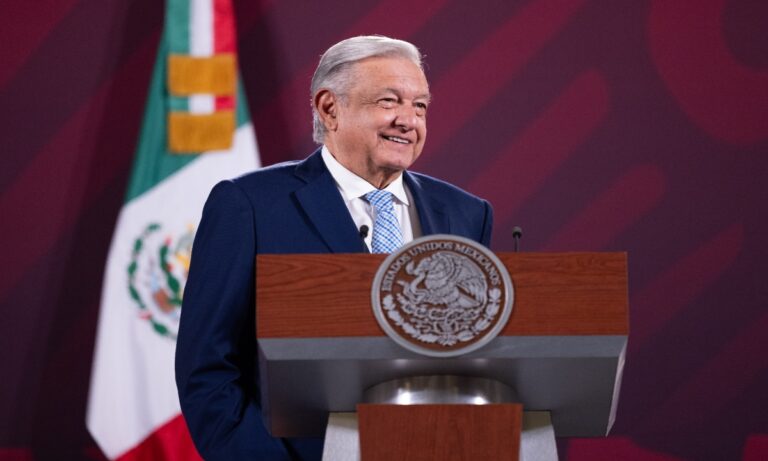 Ingreso en los hogares muestra que atendemos a todos, pero sobre todo a los más pobres: AMLO