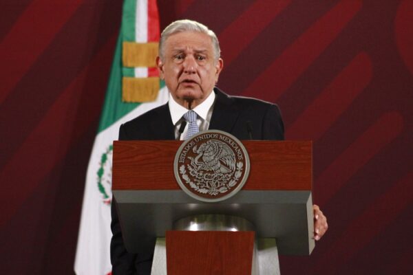 AMLO adjudica responsabilidad de accidentes en plataformas de Pemex a empresas que las operan