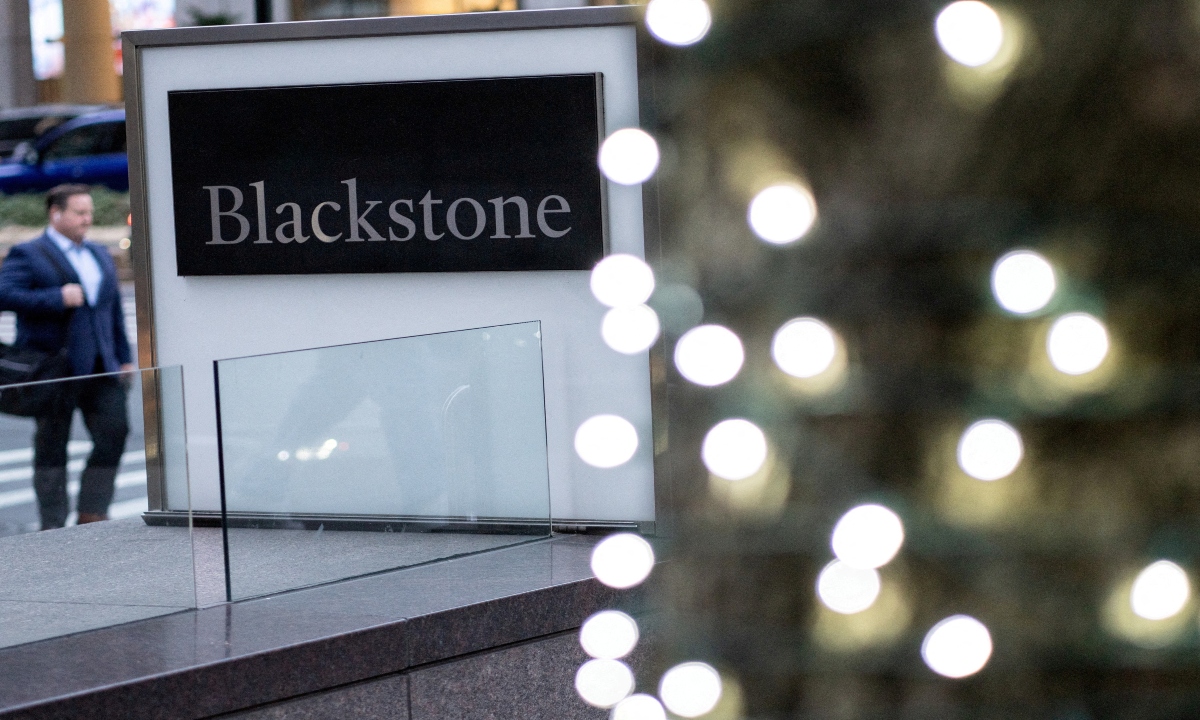 Blackstone alcanza 1 billón de dólares en activos; el hito es eclipsado por la caída en sus ganancias