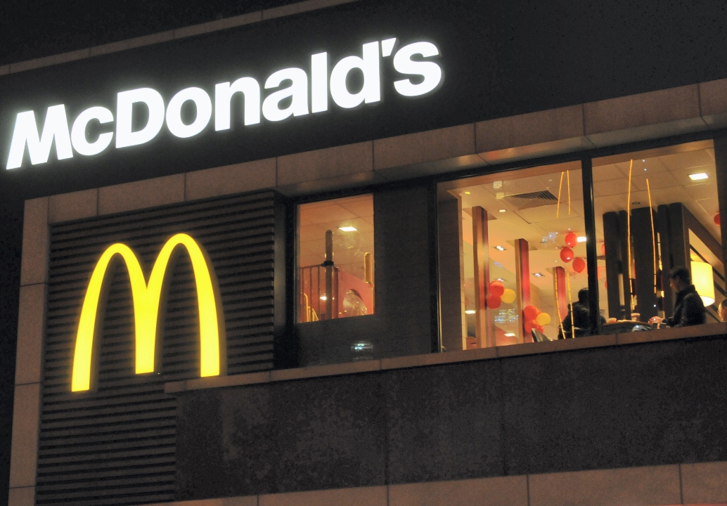 Ganancias de McDonald’s superan las expectativas del 2T23; Grimace impulsa ventas en EU