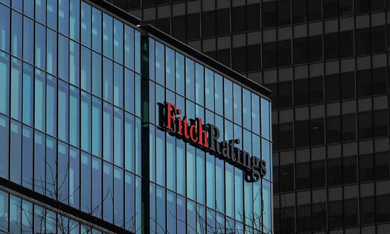 Banca de AL resiste el contexto económico, pero con deterioro de cartera: Fitch