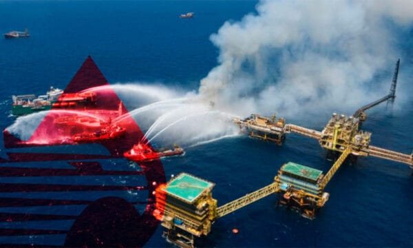 Pemex aún está 20,000 barriles debajo de sus niveles de producción tras incendio en Cantarell y fuga en Ek-Balam