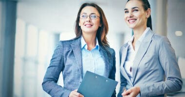 Mujeres en puestos de liderazgo