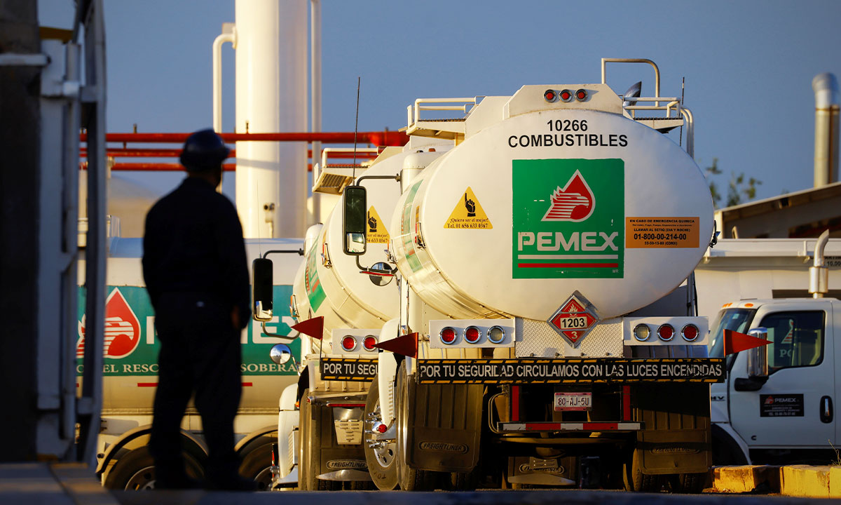 Pemex vuelve a reducir su meta de procesamiento de crudo para 2023
