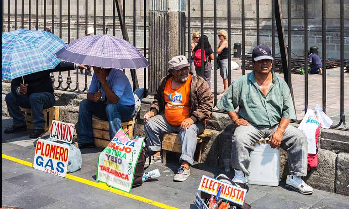 Pobreza laboral en México disminuye a 37.7% en el 1T23, pero el esfuerzo aún es insuficiente