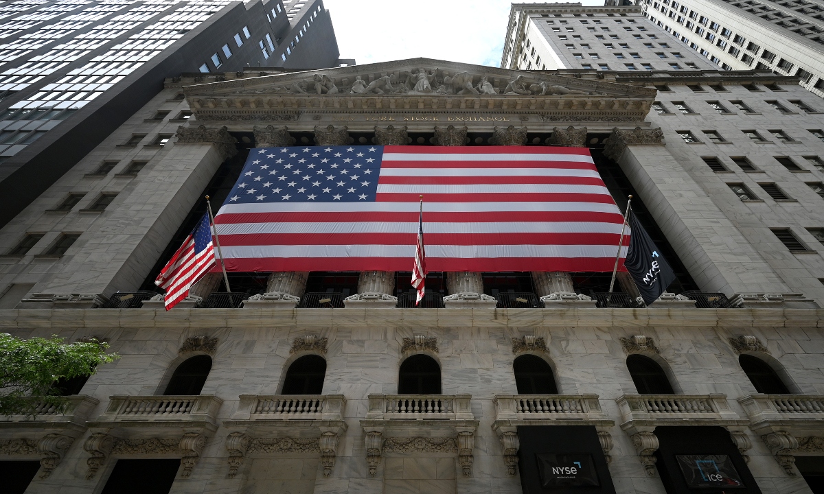 Wall Street cierra con ganancias mientras los inversionistas esperan los reportes de la tecnológicas