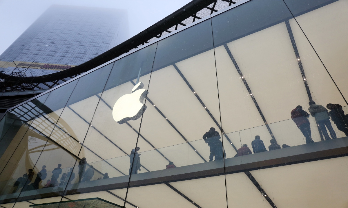 Apple se aleja del hito de los 3 billones de dólares: sus acciones caen 4.80%