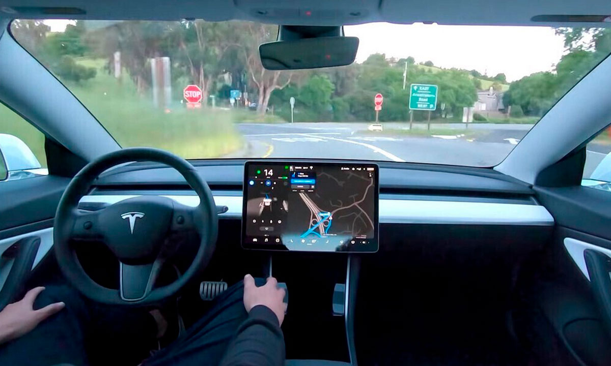 Tesla todavía no tiene autos 100% autónomos y esta es la razón