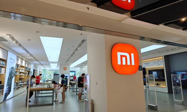 Ingresos de Xiaomi descienden en el 2T, mientras acelera rumbo al mercado de los vehículos eléctricos