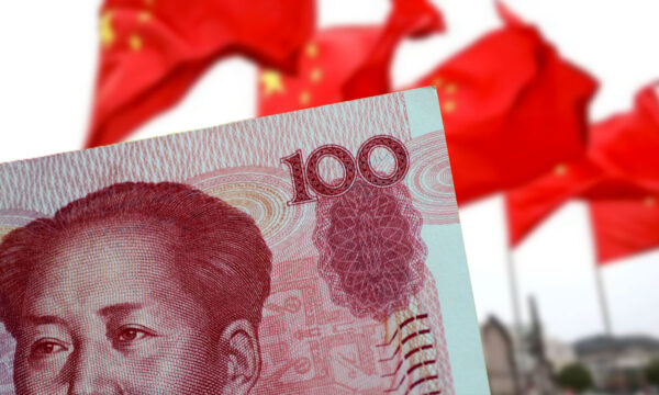 China realiza nuevo cambio monetario en medio de crecientes riesgos del yuan