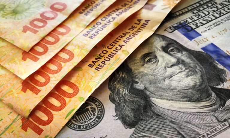 Peso mexicano se deprecia casi 1% y acumula tres jornadas consecutivas cayendo ante el dólar