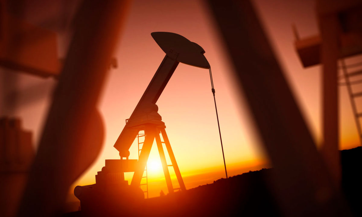 Petróleo sube más de 1.5% y alcanzan nuevos máximos ante mayor demanda y menor producción