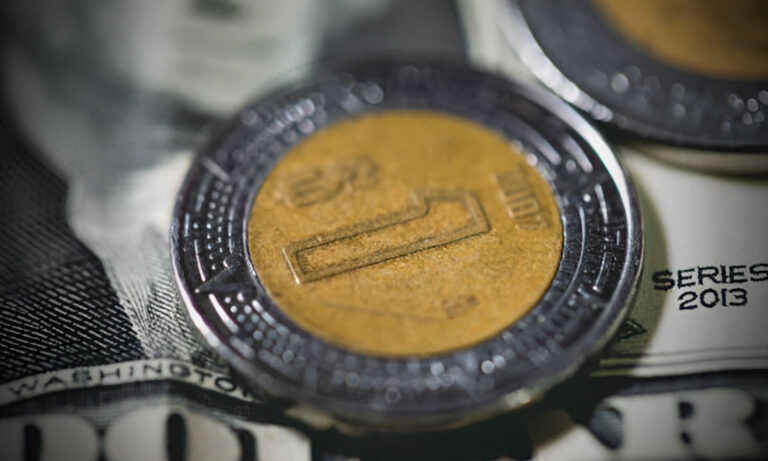 Peso se deprecia al cierre y concreta seis jornada cediendo terreno frente al dólar