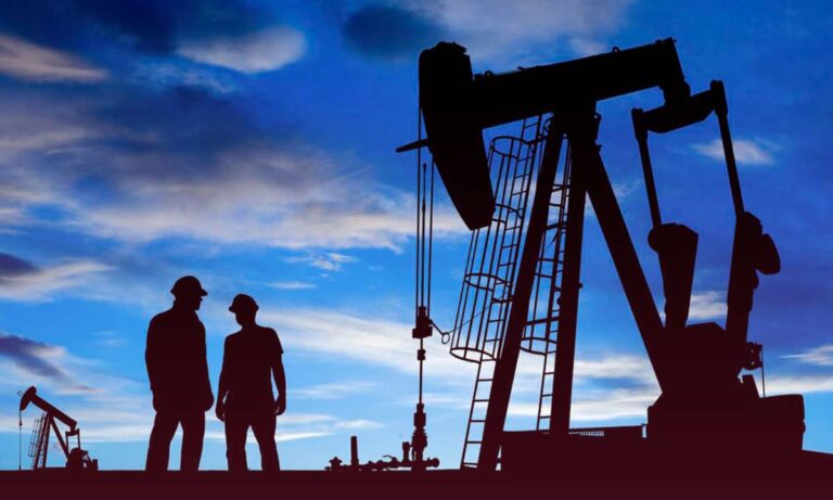 Petróleo sube a máximos de más de siete meses ante temor por suministros; cierra la semana con ganancia
