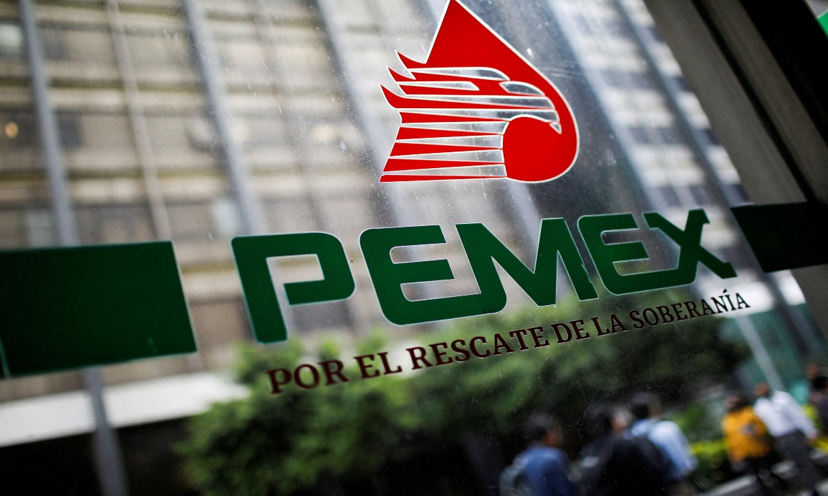 Pemex restablece el servicio en 12 gasolineras tras el paso del huracán Otis por Acapulco