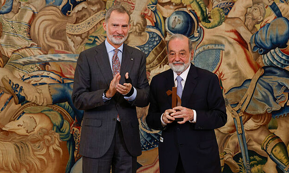 Carlos Slim es galardonado con el premio Enrique V. Iglesias en Madrid