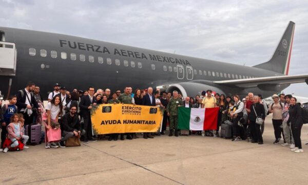 Gobierno de México evacúa a 158 connacionales desde Israel por puente aéreo