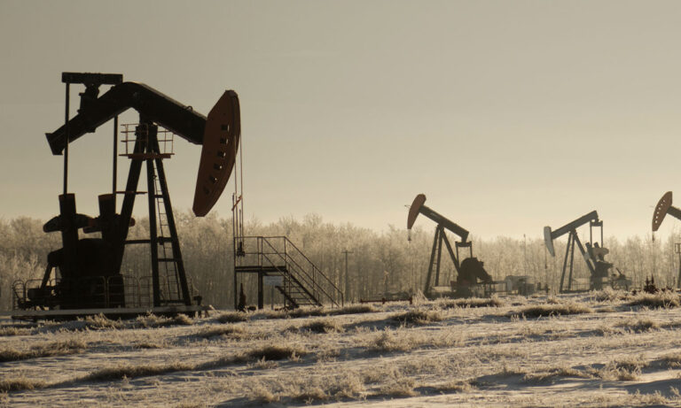 Petróleo cae alrededor de 2% ante temor por una escalada en el conflicto de Medio Oriente